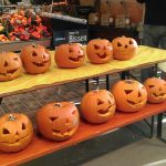 Kürbisschnitzen für Halloween