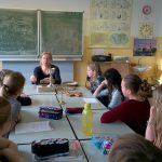 LER Unterricht mit der Pfarrerin Frau Müller